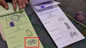 তখনও ছেঁড়া হয়নি ব্যালট, আগেই সিল