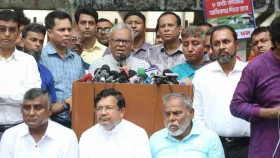 বাংলাদেশ এখন কাঁটাতারের বেড়ায় আটকে আছে: রিজভী