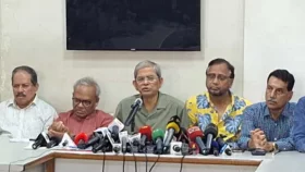 সাবেক সেনাপ্রধানের ওপর স্যাংশন,  সরকারকে দুষলেন ফখরুল