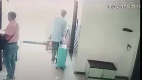 ব্রিফকেসে করে যেভাবে আনারের মরদেহ বাইরে আনা হয়
