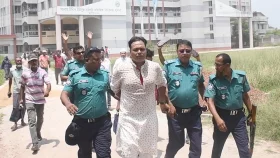 শিক্ষার্থীকে উত্ত্যক্ত করায় শিক্ষক গ্রেপ্তার