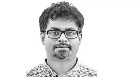 মধুতে মৌমাছির রক্তের দাগ