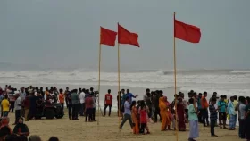 রাতেই আসতে পারে মহাবিপদ সংকেত