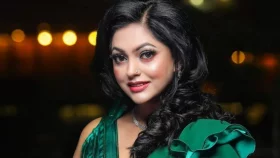 দেশে থেকেই বিদেশে যাওয়ার প্রচারণা করছেন নিপুণ