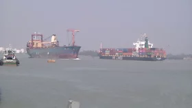 চট্টগ্রাম বন্দরের সকল কার্যক্রম বন্ধ