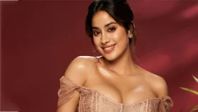 শুক্রবারে চুল কাটেন না জাহ্নবী কাপুর