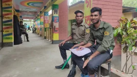 সব কেন্দ্রে ভোটার আকাল