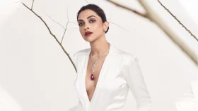 শাহরুখকে টপকে শীর্ষে দীপিকা &nbsp;