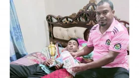 সিফাতের ব্যাটিংয়ে মুগ্ধ মুশফিক, দিলেন উপহার