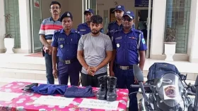 স্কুলছাত্রীকে অপহরণ করে শারীরিক সম্পর্ক, &nbsp;ভুয়া পুলিশ গ্রেপ্তার
