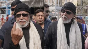 ৪০ মিনিট লাইনে দাঁড়িয়ে ভোট দেন মিঠুন