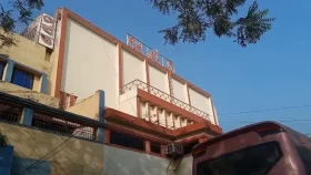 ভাঙছে &lsquo;পর্বত&rsquo; সিনেমা হল, নির্মিত হবে মার্কেট&nbsp;