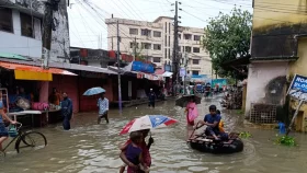 ওসমানী মেডিকেলে হাঁটু পানি, দুর্ভোগে রোগীরা