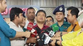 নেপাল থেকে ফিরে বিমানবন্দরে যা বললেন ডিবির হারুন