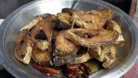 ১ টুকরো ইলিশ ৩০০ টাকা!