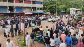 বাজেট নিয়ে আনন্দ মিছিলে আ.লীগের ২ গ্রুপের সংঘর্ষ, আহত ১৫