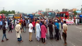 গ্যাসের দাবিতে মহাসড়ক অবরোধ