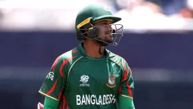 চূড়া থেকে খাদে সাকিব