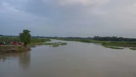 ধলেশ্বরী নদীতে মিলল ১৬ ইট বাঁধা অজ্ঞাত লাশ