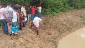 বন্ধুকে বাচাঁতে গিয়ে আরেক বন্ধুর মৃত্যু