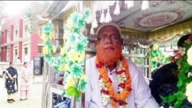 ঘোড়ায় চড়িয়ে প্রধান শিক্ষককে বিদায়