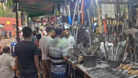 কামার পাড়ায় ব্যস্ততার ধুম: কম ৬৫০ বেশি ২৫০০