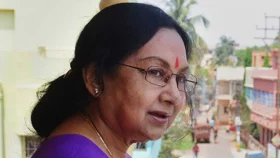 বুকে অস্বস্তি নিয়ে হাসপাতালে সন্ধ্যা রায়, শঙ্কা কাটেনি