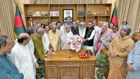 গণভবনে দলীয় নেতাদের সঙ্গে ঈদের শুভেচ্ছা বিনিময় প্রধানমন্ত্রীর&nbsp;