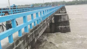 চোখ রাঙাচ্ছে তিস্তা