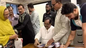শিল্পী সমিতিতে ১০ লাখ টাকা ঈদ উপহার ডিপজলের