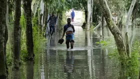 নদ-নদীর পানি বিপদসীমার উপরে, তলিয়ে গেছে গ্রামীণ জনপদ