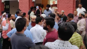 বুয়েটের উপাচার্য অবরুদ্ধ