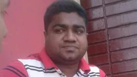 হেলমেট পরে সাবেক ইউপি সদস্যের কানে গুলি করে দুর্বৃত্তরা