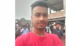 বিয়ের দাবিতে প্রেমিকের বাড়িতে কলেজছাত্রী, পালাল ছেলে