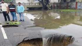রামমন্দিরে ফাটলের পর এবার ধসে পড়ল &lsquo;রামপথ&rsquo;
