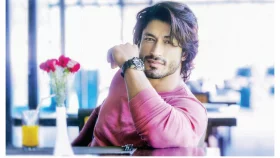 সার্কাসে কাজ করে ঋণ শোধ