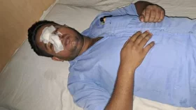 বকেয়া বিল চাওয়ায় পল্লী বিদ্যুৎকর্মীকে আটকে রেখে মারধর