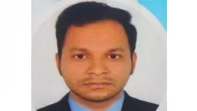 দুই প্রতিষ্ঠানে চাকরি করেন একই শিক্ষক