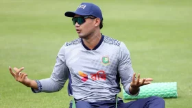 তাসকিনের &lsquo;ঘুমকাণ্ড&rsquo;: ভেতরের খবর বাইরে আসে কীভাবে?
