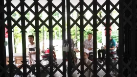 কোটা আন্দোলনে শিক্ষার্থীদের যেতে দিচ্ছে না ছাত্রলীগ, হলে তালা