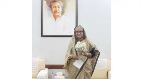 শেখ হাসিনাকে &lsquo;ইকেবানা&rsquo; উপহার পাঠালেন বাবা হারানো জাপানি কন্যা