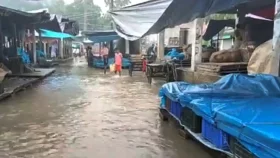 নদ-নদীর পানি বিপদসীমার উপরে, কয়েক হাজার মানুষ পানিবন্দি&nbsp;