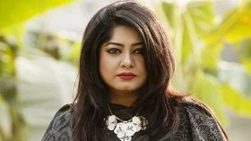 নায়ক-নায়িকারা মেয়েদের অভিনয়ে আসতে দেননা: মৌসুমী