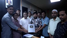 ইউটিউবের সিলভার প্লে বাটন পেল দেশ রূপান্তর ডিজিটাল