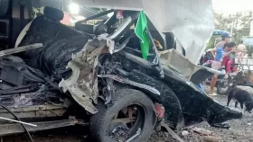ফিলিপাইনে অন্ত্যেষ্টিক্রিয়া থেকে ফেরার পথে দুর্ঘটনায় নিহত ১১