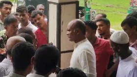 &lsquo;এই বেডা&rsquo; বলে ডাকায় ক্ষেপে গেলেন চেয়ারম্যান প্রার্থী