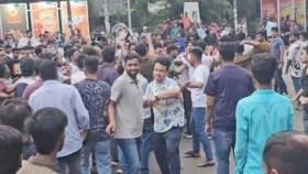 টিএসসিতে ছাত্রলীগের সমাবেশে দুই গ্রুপের মারামারি