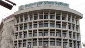 শিক্ষার্থীর বিরুদ্ধে যে গুরুতর অভিযোগ জানালেন শিক্ষক&nbsp;