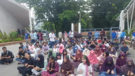 ছাত্রলীগের হামলার প্রতিবাদে শাবিপ্রবিতে বিক্ষোভ