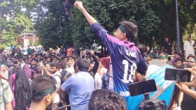 ঢাবিতে আন্দোলনকারীদের ওপর ছাত্রলীগের হামলার অভিযোগ&nbsp;